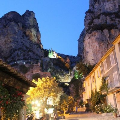 Moustiers di notte